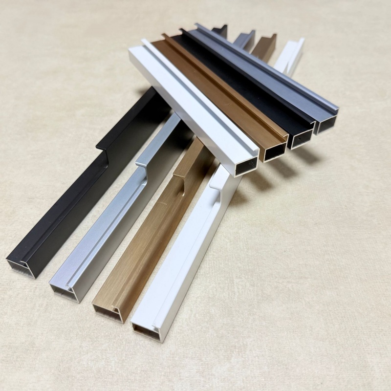 轻盈质感 + 硬核性能：河北夏洛特建材极简门铝型材引领现代家居升级